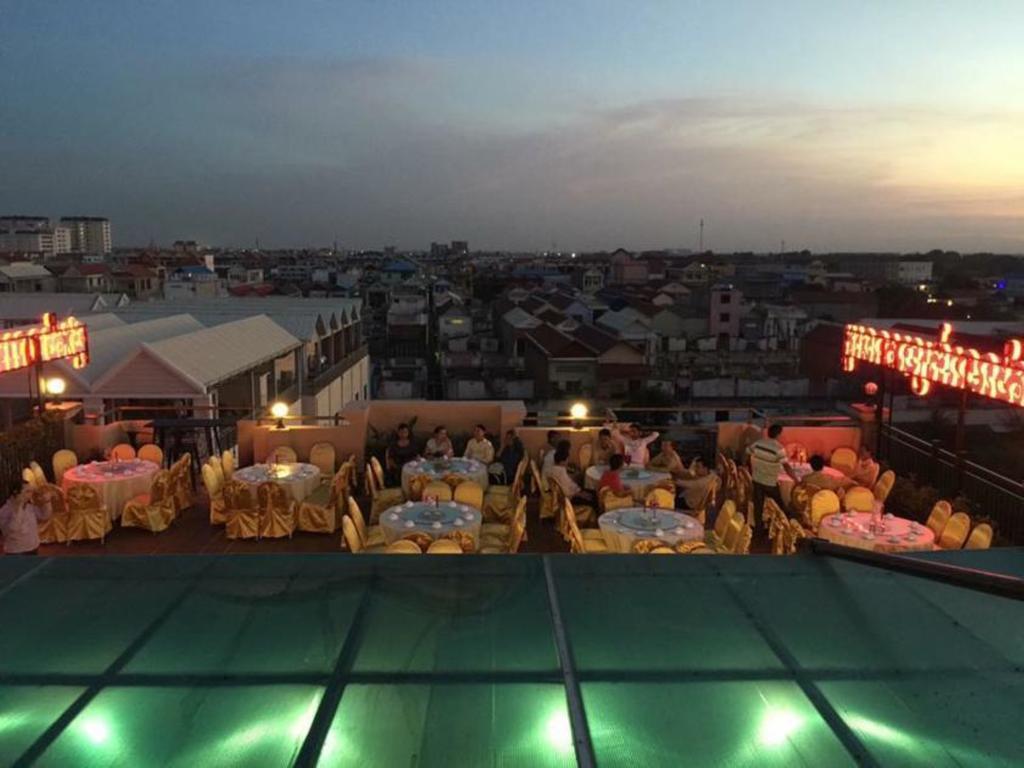 Prasat Rath Guest House Phnom Penh Esterno foto